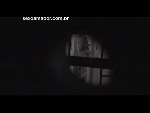 ❤️ Blondina este filmată în secret de un voyeur din cartier ascuns în spatele unor cărămizi goale at porn ro.kassavrn.ru